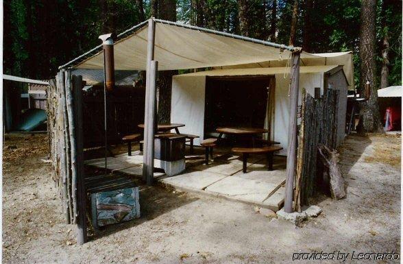 Housekeeping Camp Hotel Curry Village Restaurant photo